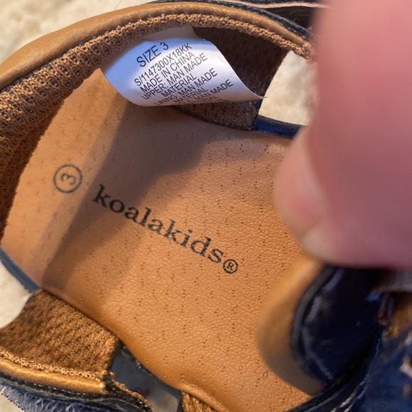 Koala kids size 3 navy sandals with Velcro closure. Excellent condition - Picture 7 of 7